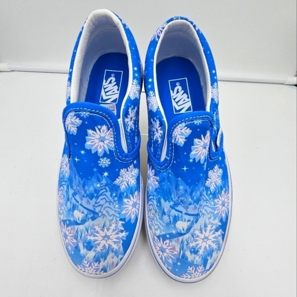 🆕Van's Big Kids 'Snowflakes - Winter Wonderland Blue' Classic Slip-On LTD ED - Picture 1 of 8